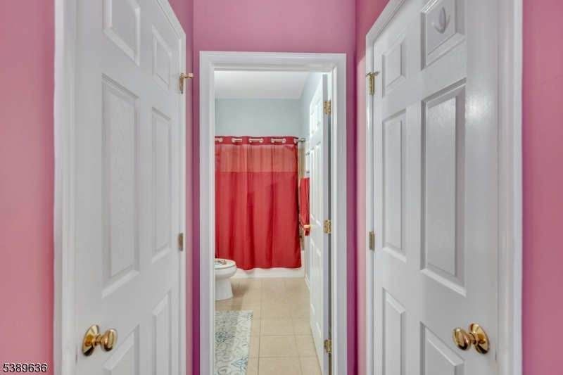 Belleville Twp., New Jersey, 07109, United States, 2 Bedrooms Bedrooms, ,3 BathroomsBathrooms,Residential,For Sale,1960991