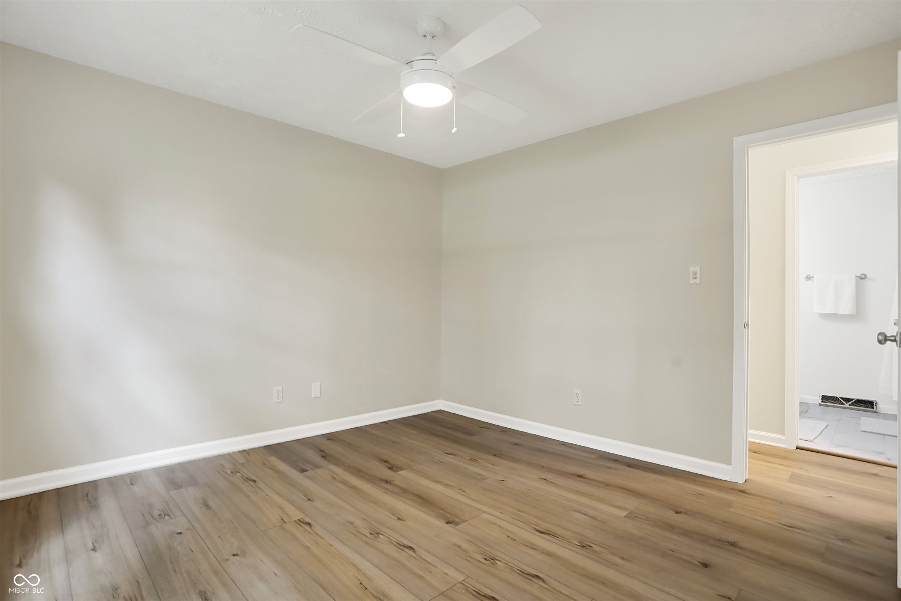 Zionsville, Indiana, 46077, United States, 3 Bedrooms Bedrooms, ,3 BathroomsBathrooms,Residential,For Sale,1975998