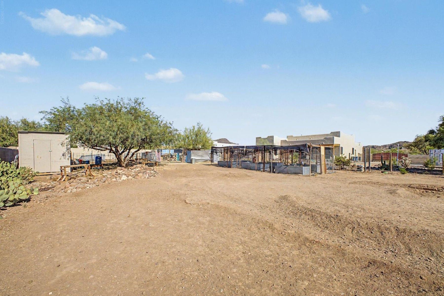  1120 E Circle Mountain Road  New River, AZ - 物件實景