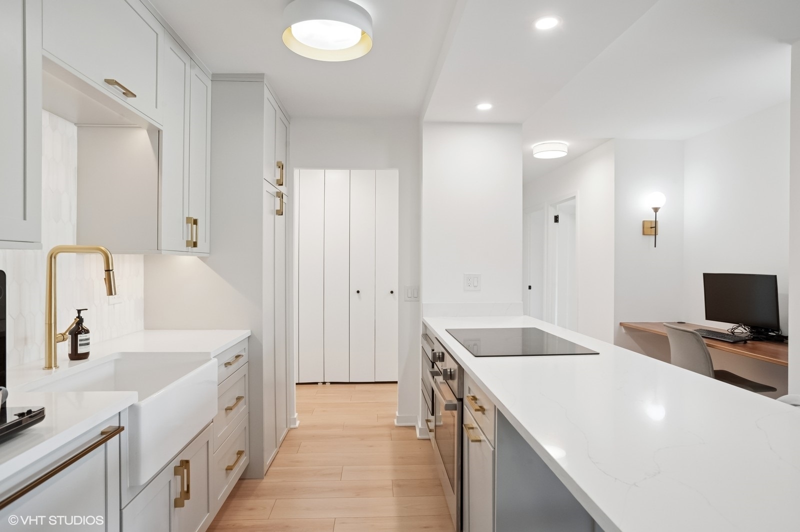 Chicago, Illinois, 60610, United States, 2 Bedrooms Bedrooms, ,2 BathroomsBathrooms,Residential,For Sale,1927209