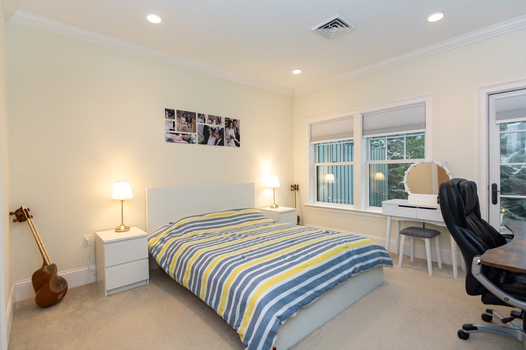 Winchester, Massachusetts, 01890, United States, 2 Bedrooms Bedrooms, ,2 BathroomsBathrooms,Residential,For Sale,1989425