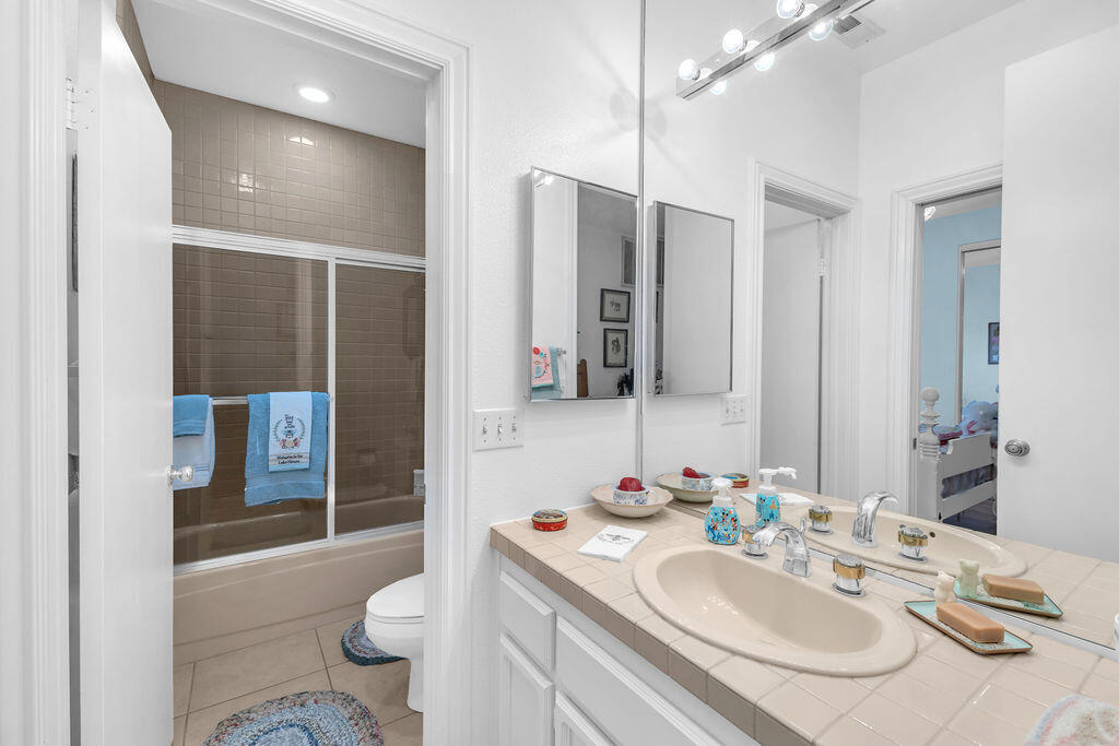 Rancho Mirage, California, 92270, United States, 3 Bedrooms Bedrooms, ,2 BathroomsBathrooms,Residential,For Sale,1962982