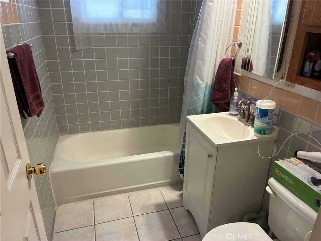 San Bernardino, California, 92407, United States, 4 Bedrooms Bedrooms, ,2 BathroomsBathrooms,Residential,For Sale,1979042