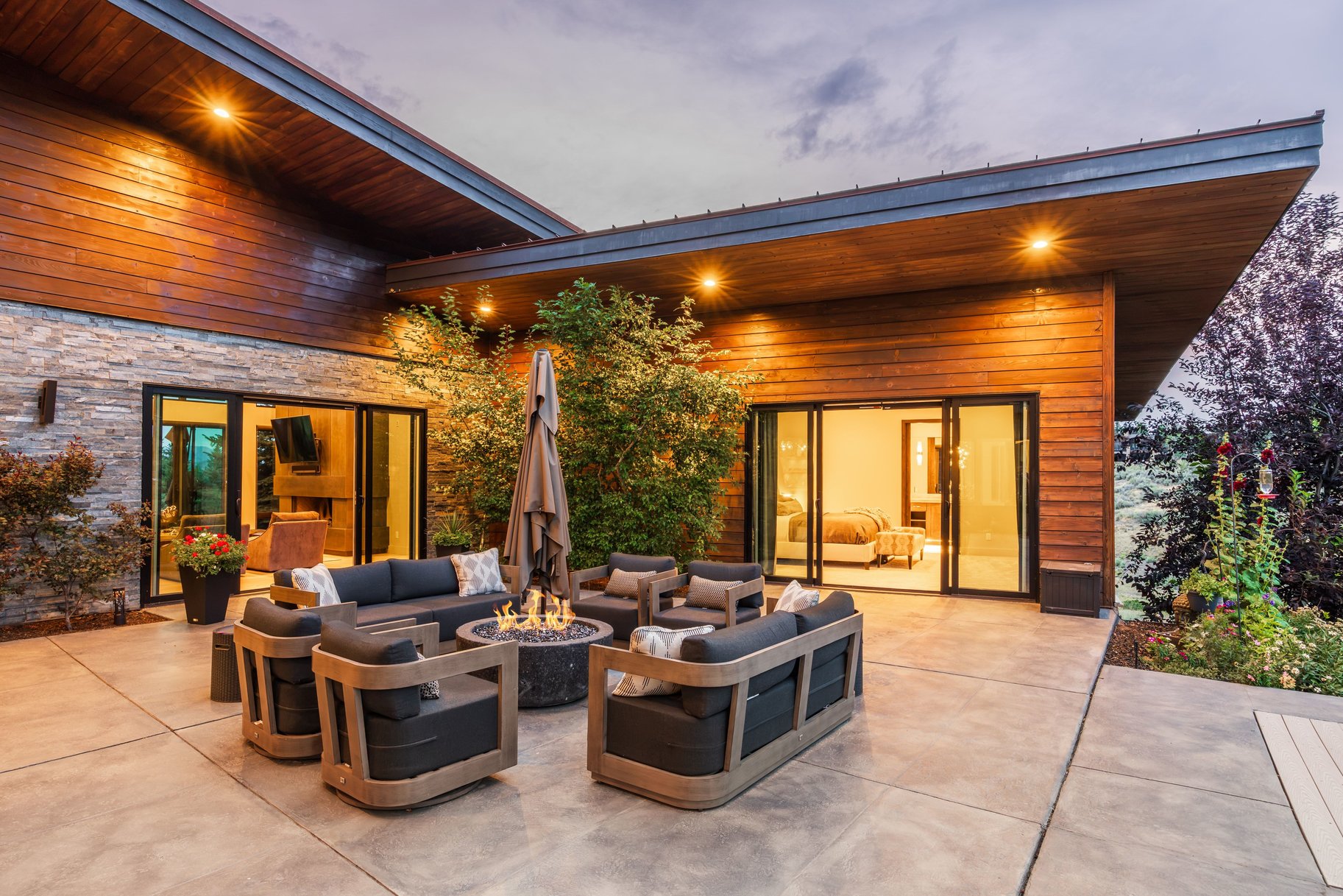  Contemporary Promontory Home with Exceptional Indoor-Outdoor Living - 物件實景