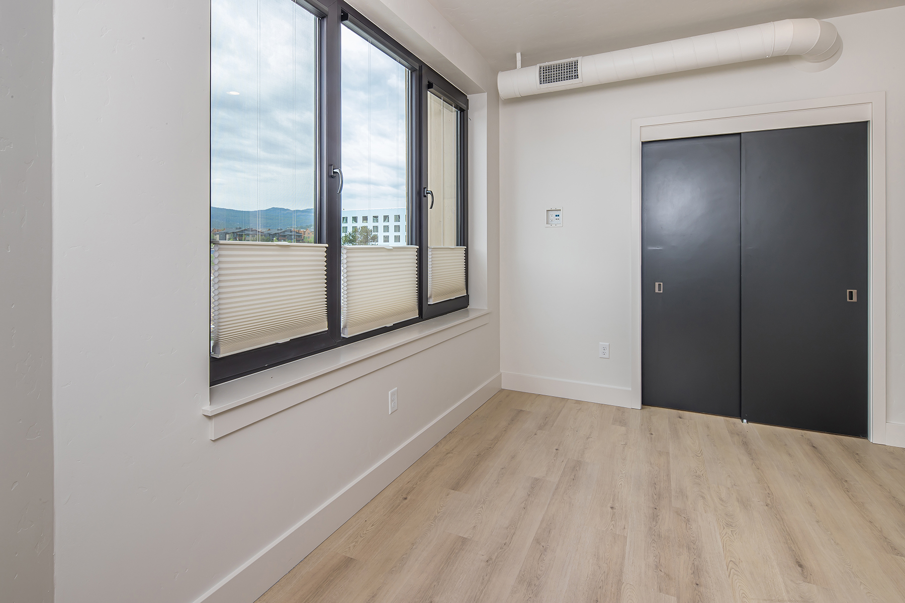  211 Town Center Avenue, 2H - 物件實景