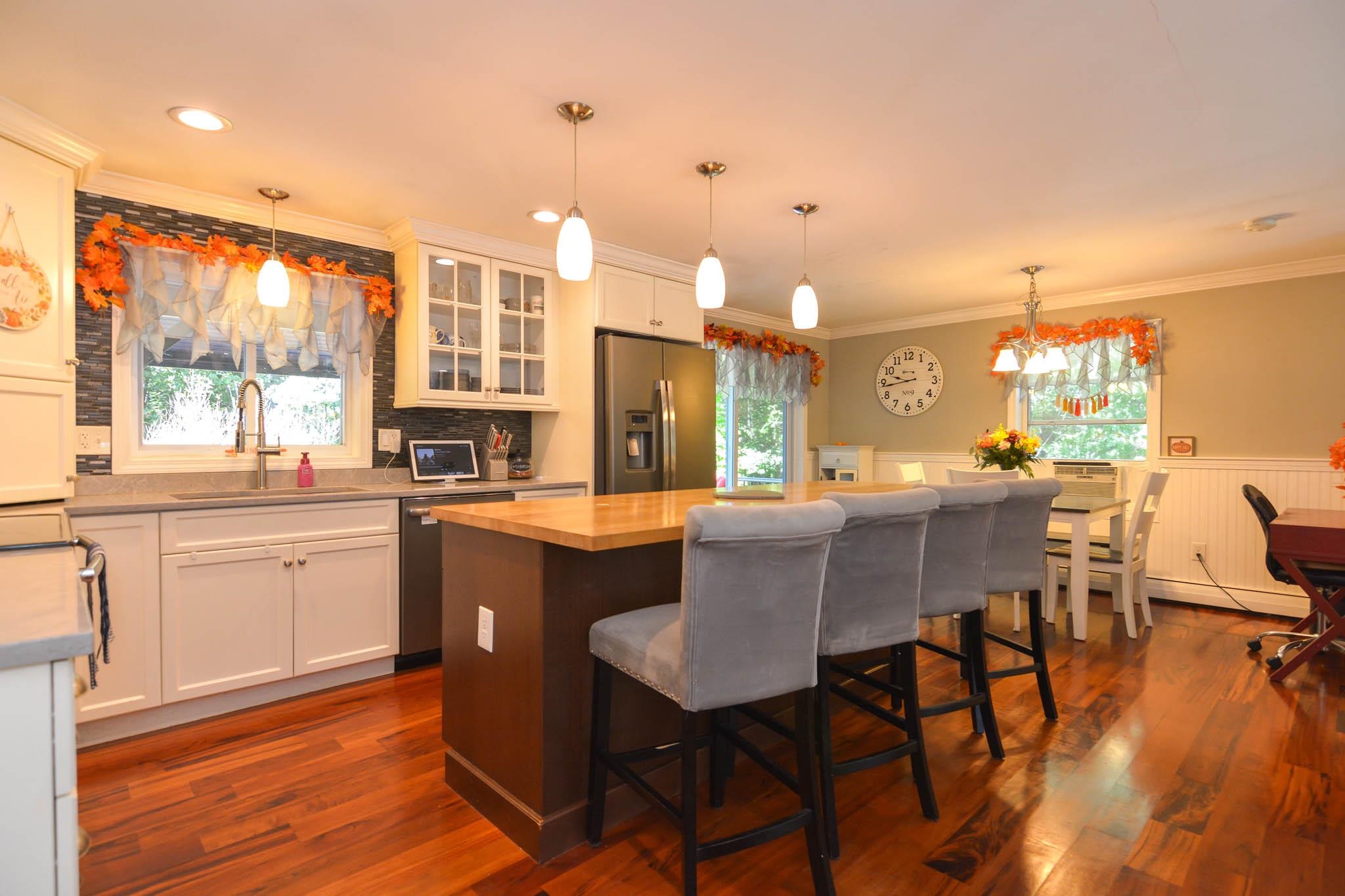 Litchfield, New Hampshire, 03054, United States, 3 Bedrooms Bedrooms, ,1 BathroomBathrooms,Residential,For Sale,1948760