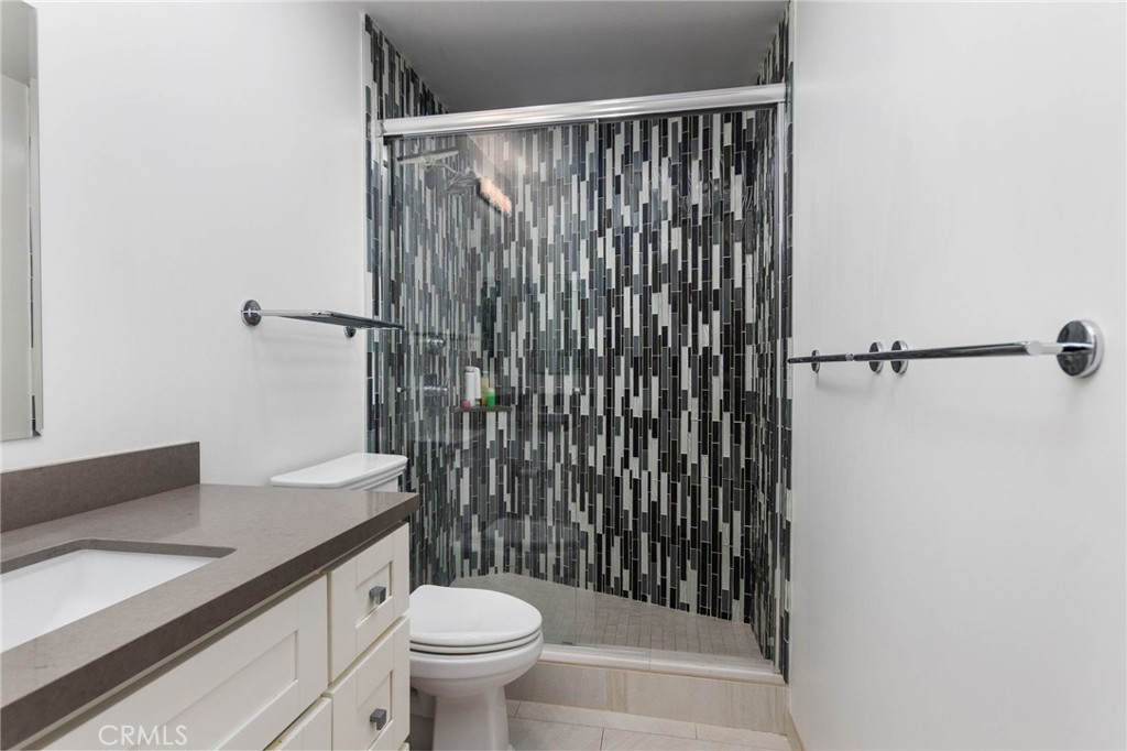 Canyon Lake, California, 92587, United States, 6 Bedrooms Bedrooms, ,5 BathroomsBathrooms,Residential,For Sale,1975311