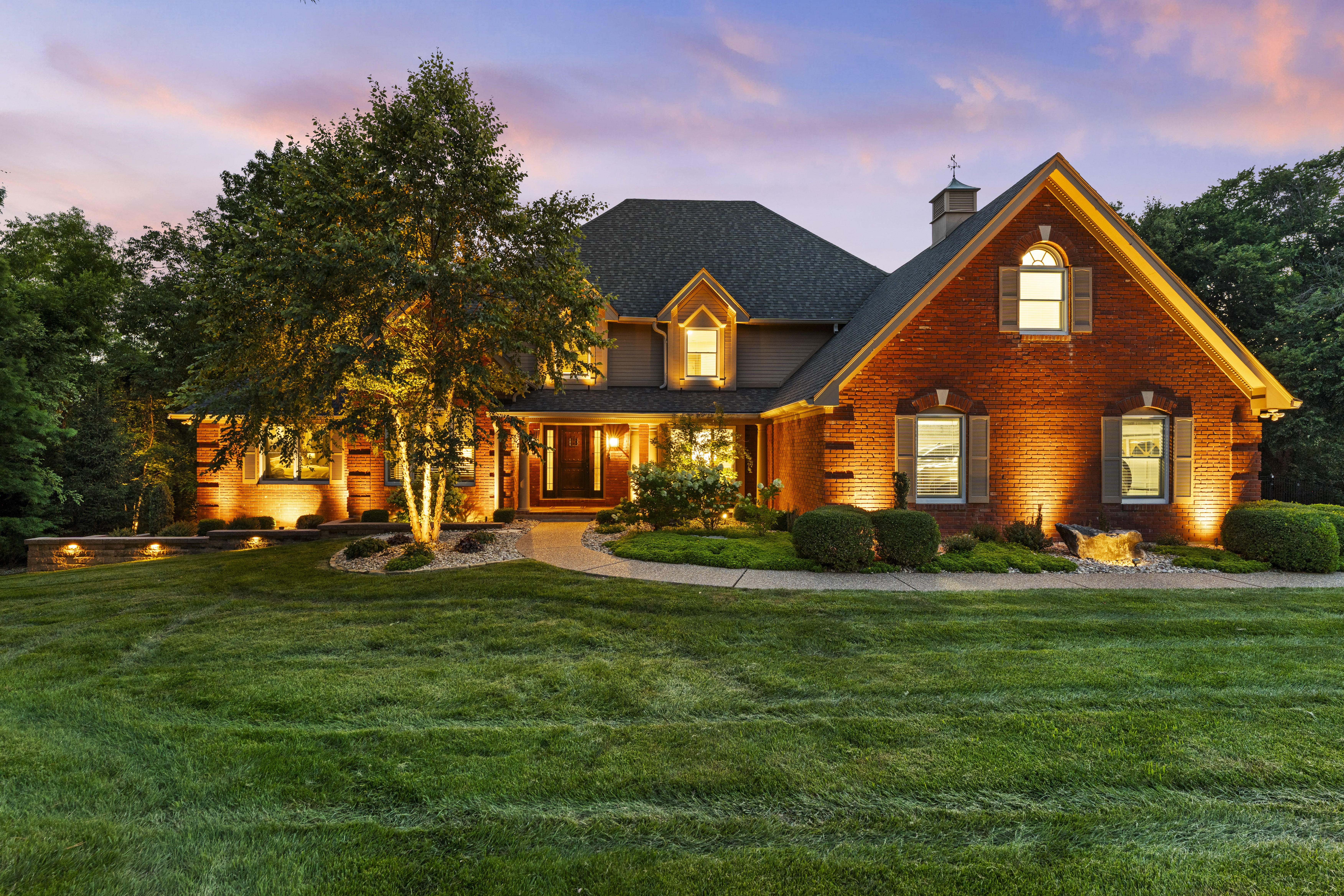  Exquisitely Renovated Home in the heart of Town & Country - 物件實景