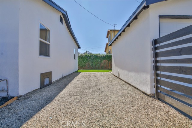 Los Angeles, California, 90061, United States, 2 Bedrooms Bedrooms, ,2 BathroomsBathrooms,Residential,For Sale,1981652