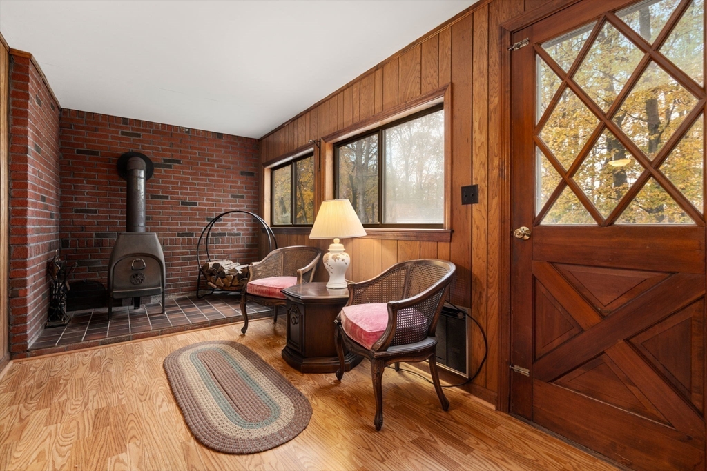 Norwood, Massachusetts, 02062, United States, 3 Bedrooms Bedrooms, ,2 BathroomsBathrooms,Residential,For Sale,1991969