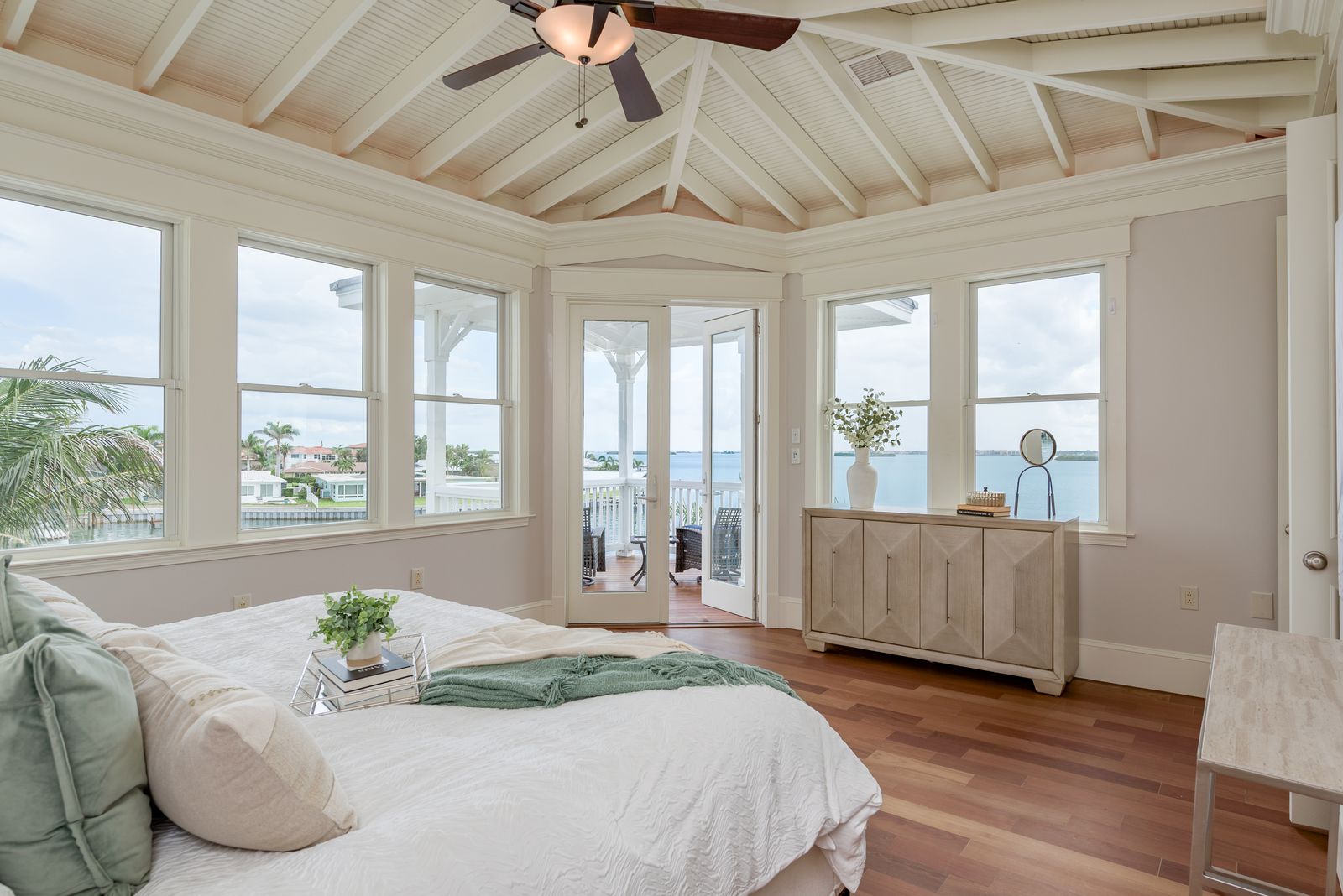 Clearwater, Florida, 33767, United States, 5 Bedrooms Bedrooms, ,5 BathroomsBathrooms,Residential,For Sale,1984474