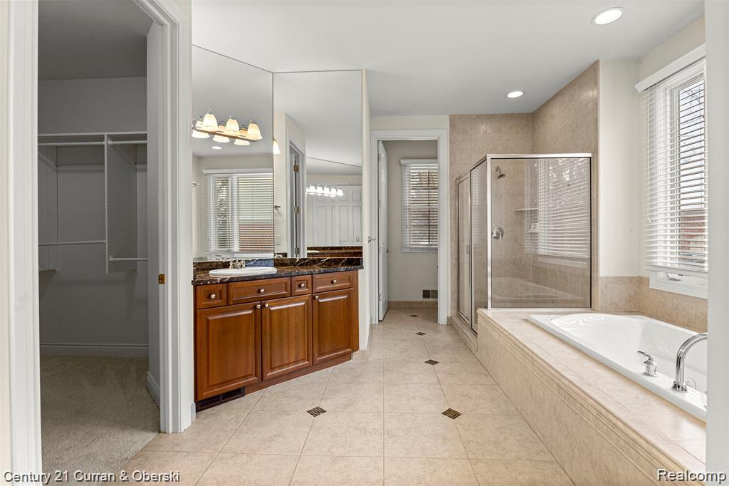 Northville Township, Michigan, 48168, United States, 3 Bedrooms Bedrooms, ,4 BathroomsBathrooms,Residential,For Sale,2024009