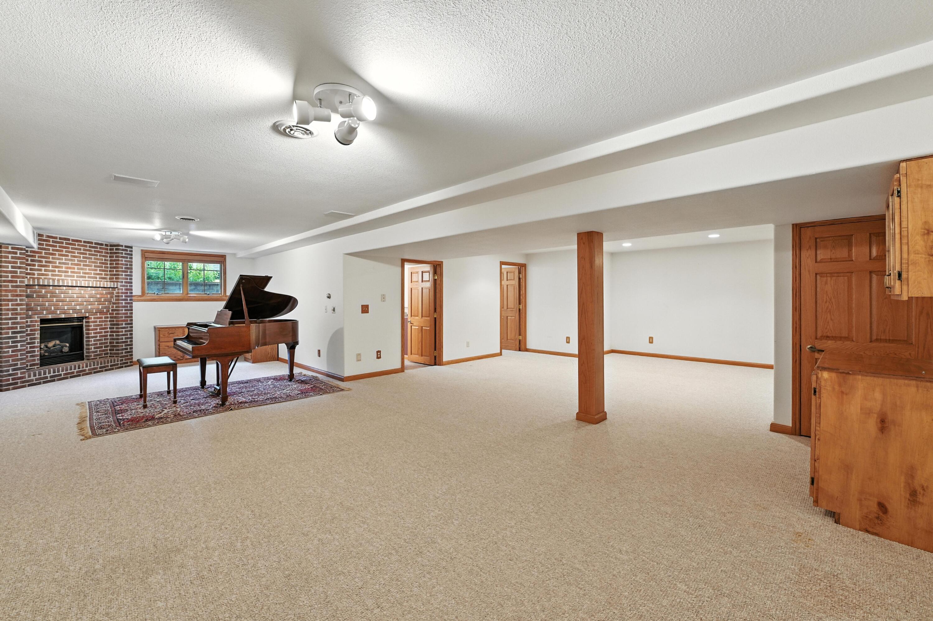 Slinger, Wisconsin, 53086, United States, 4 Bedrooms Bedrooms, ,3 BathroomsBathrooms,Residential,For Sale,1940965