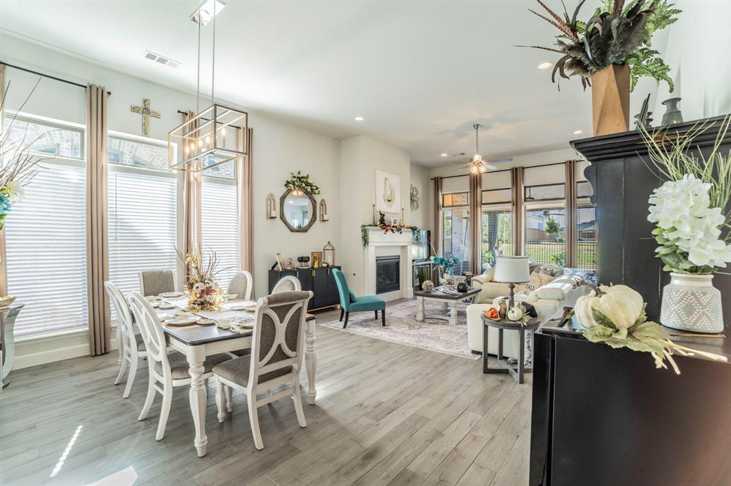 Midlothian, Texas, 76065, United States, 4 Bedrooms Bedrooms, ,4 BathroomsBathrooms,Residential,For Sale,2001544