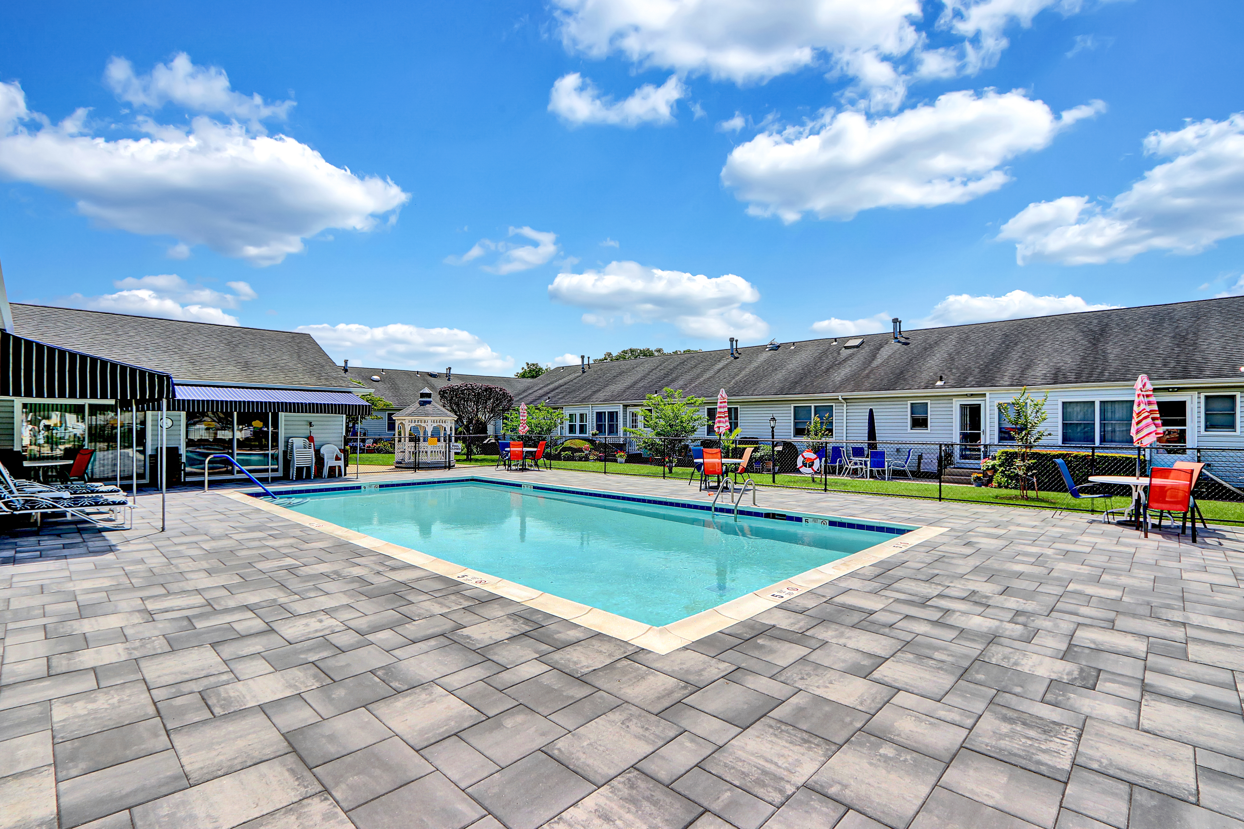 North Babylon, New York, 11703, United States, 2 Bedrooms Bedrooms, ,2 BathroomsBathrooms,Residential,For Sale,1943160
