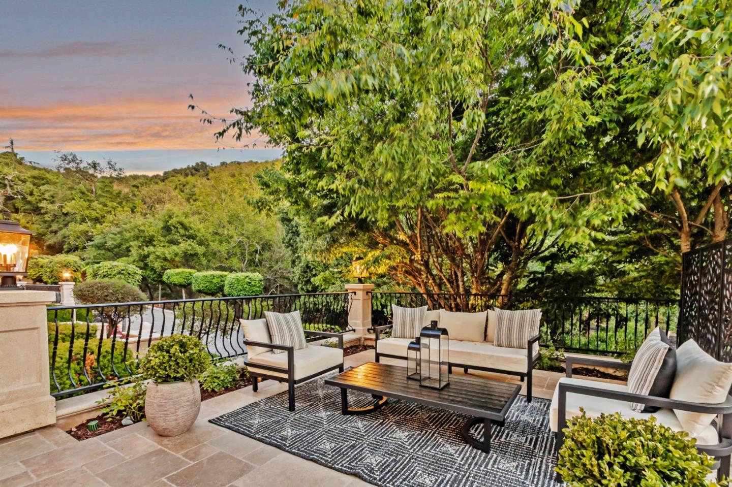 Los Gatos, California, 95032, United States, 8 Bedrooms Bedrooms, ,11 BathroomsBathrooms,Residential,For Sale,1855941
