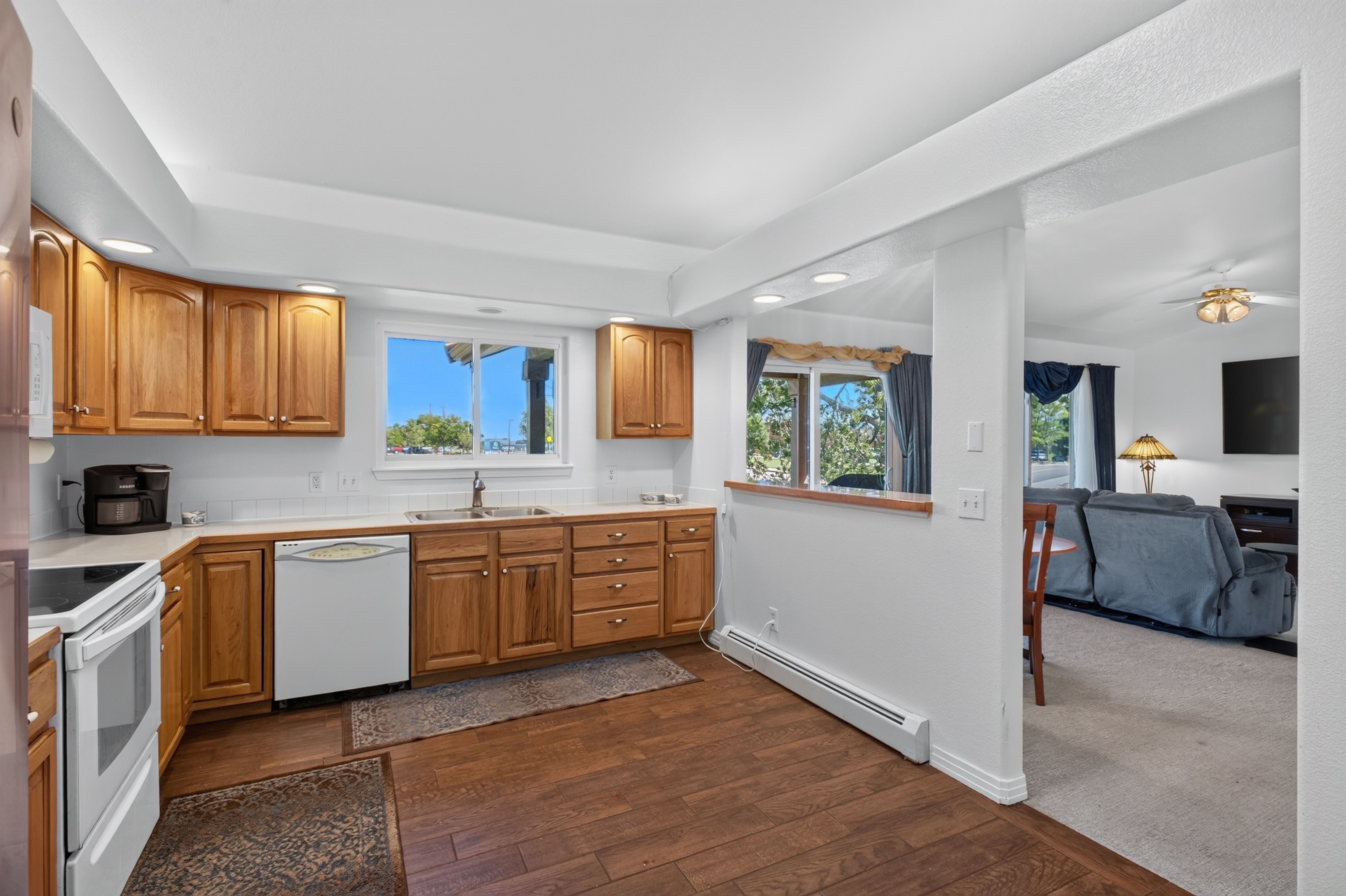  Beautifully Appointed Ranch-Style Home In Desirable Founders Village - 物件實景