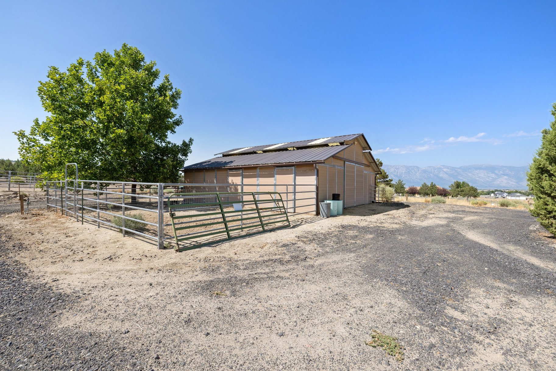  665 Rocking Horse Road - 物件實景