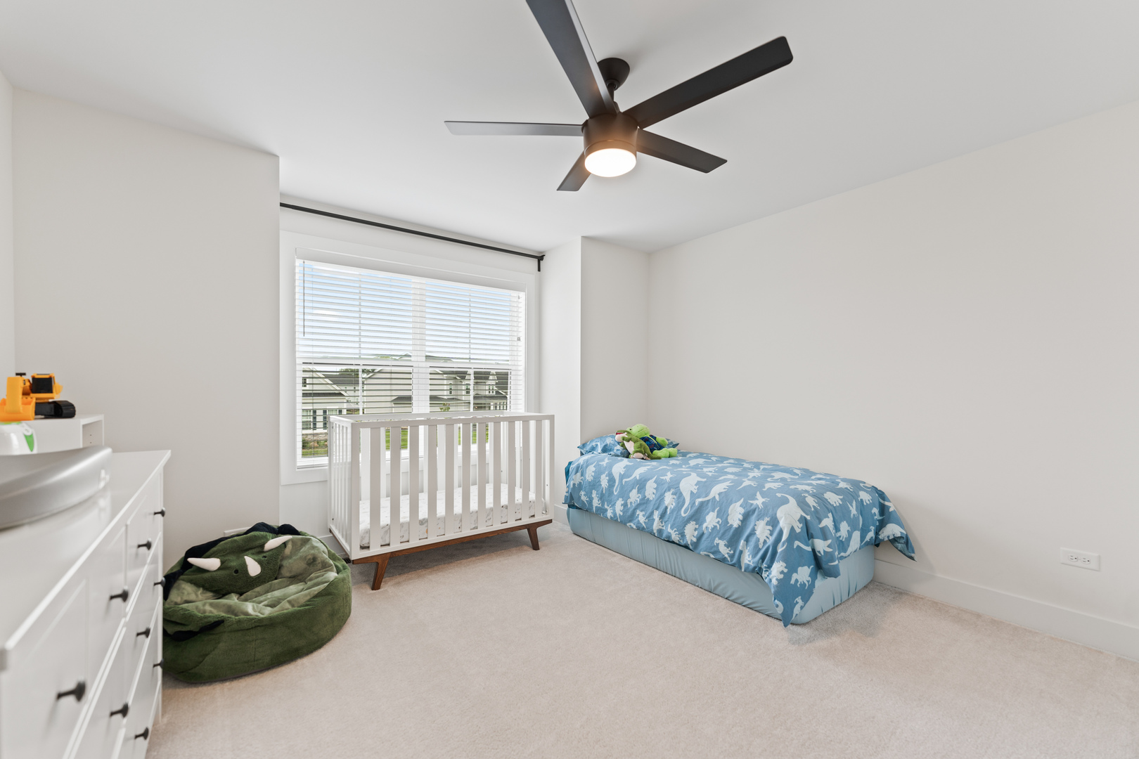 Elgin, Illinois, 60124, United States, 4 Bedrooms Bedrooms, ,3 BathroomsBathrooms,Residential,For Sale,1941075