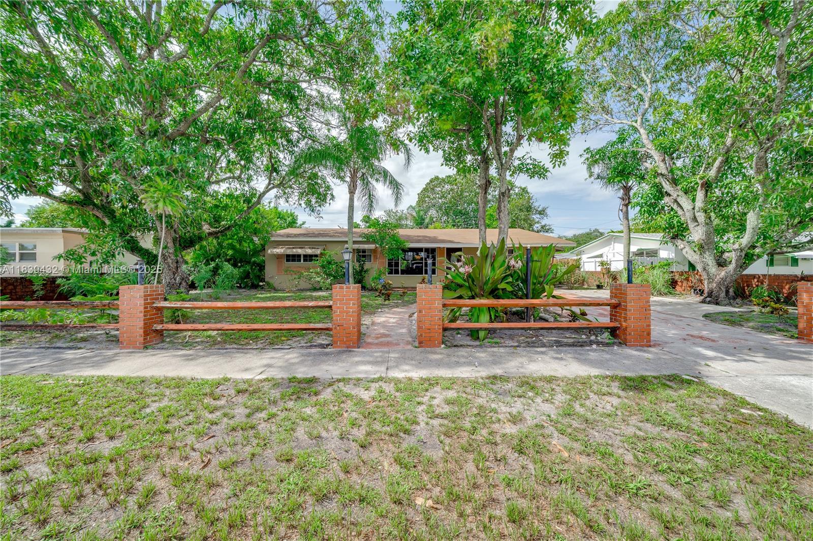 Hollywood, Florida, 33024, United States, 3 Bedrooms Bedrooms, ,2 BathroomsBathrooms,Residential,For Sale,1892932