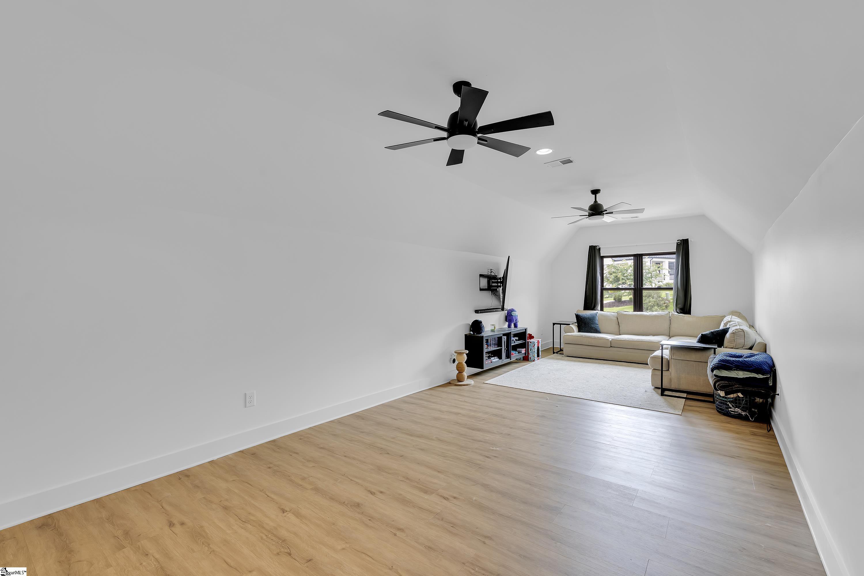 Simpsonville, South Carolina, 29681, United States, 5 Bedrooms Bedrooms, ,5 BathroomsBathrooms,Residential,For Sale,1913796