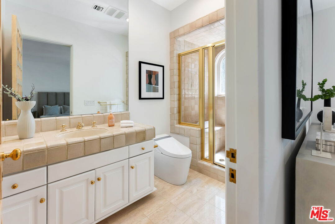 Beverly Hills, California, 90210, United States, 6 Bedrooms Bedrooms, ,8 BathroomsBathrooms,Residential,For Sale,1926509