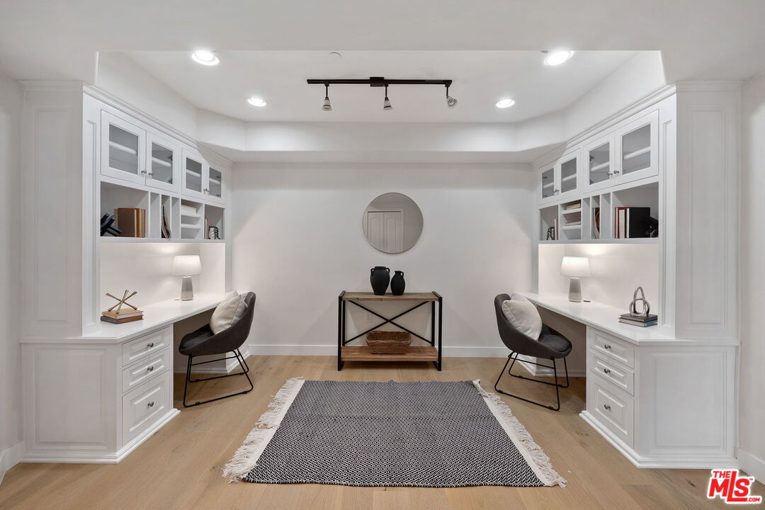 Los Angeles, California, 90025, United States, 3 Bedrooms Bedrooms, ,3 BathroomsBathrooms,Residential,For Sale,1939607