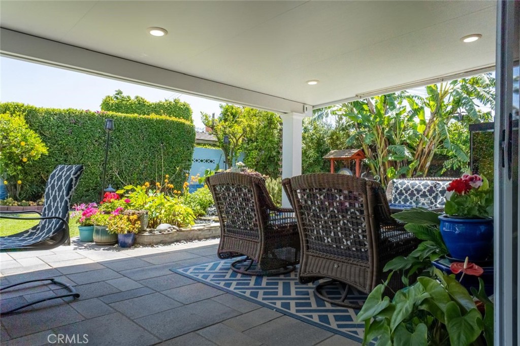 Huntington Beach, California, 92649, United States, 3 Bedrooms Bedrooms, ,2 BathroomsBathrooms,Residential,For Sale,2042860