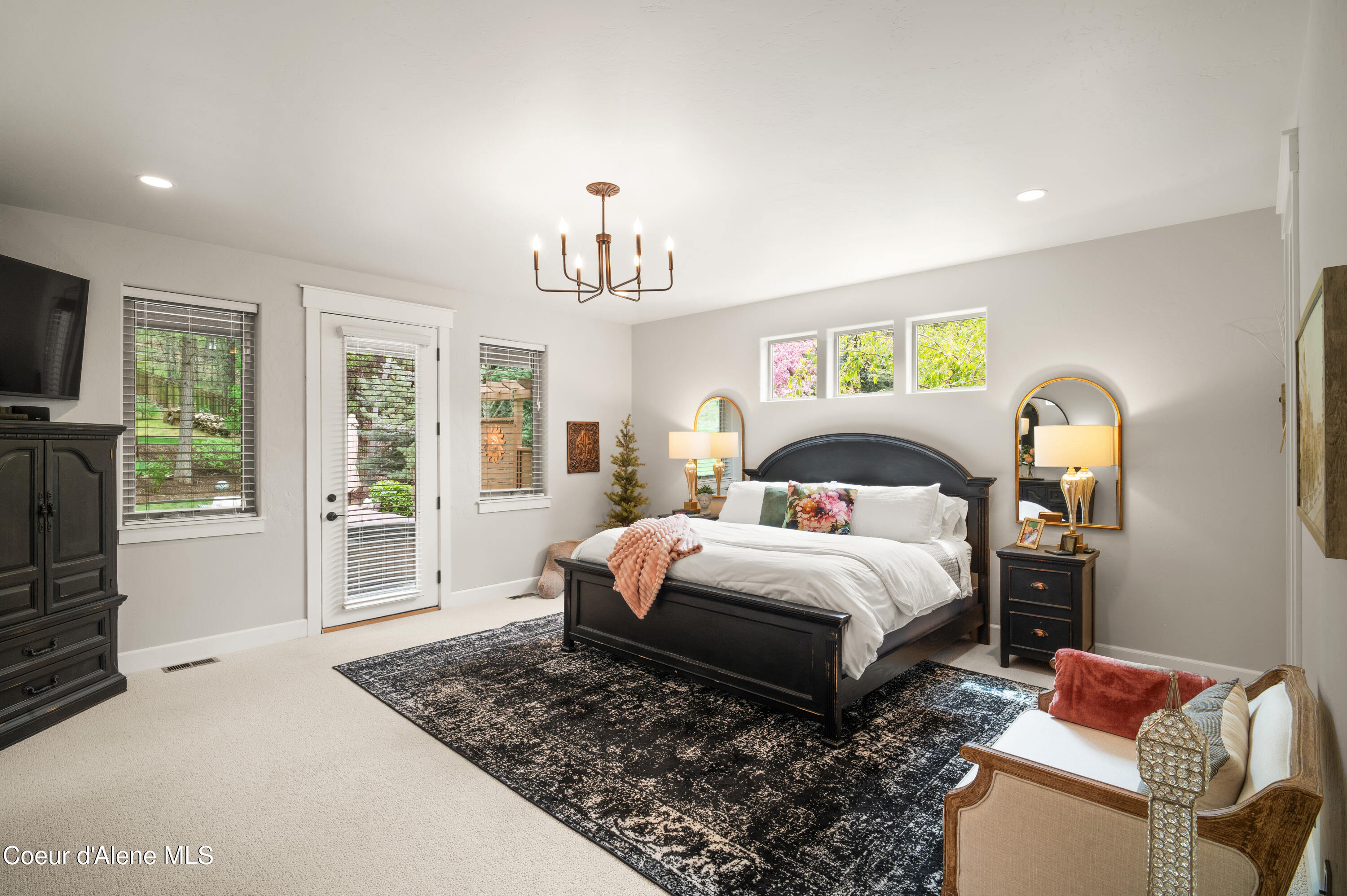 Coeur d'Alene, Idaho, 83815, United States, 5 Bedrooms Bedrooms, ,4 BathroomsBathrooms,Residential,For Sale,2048634