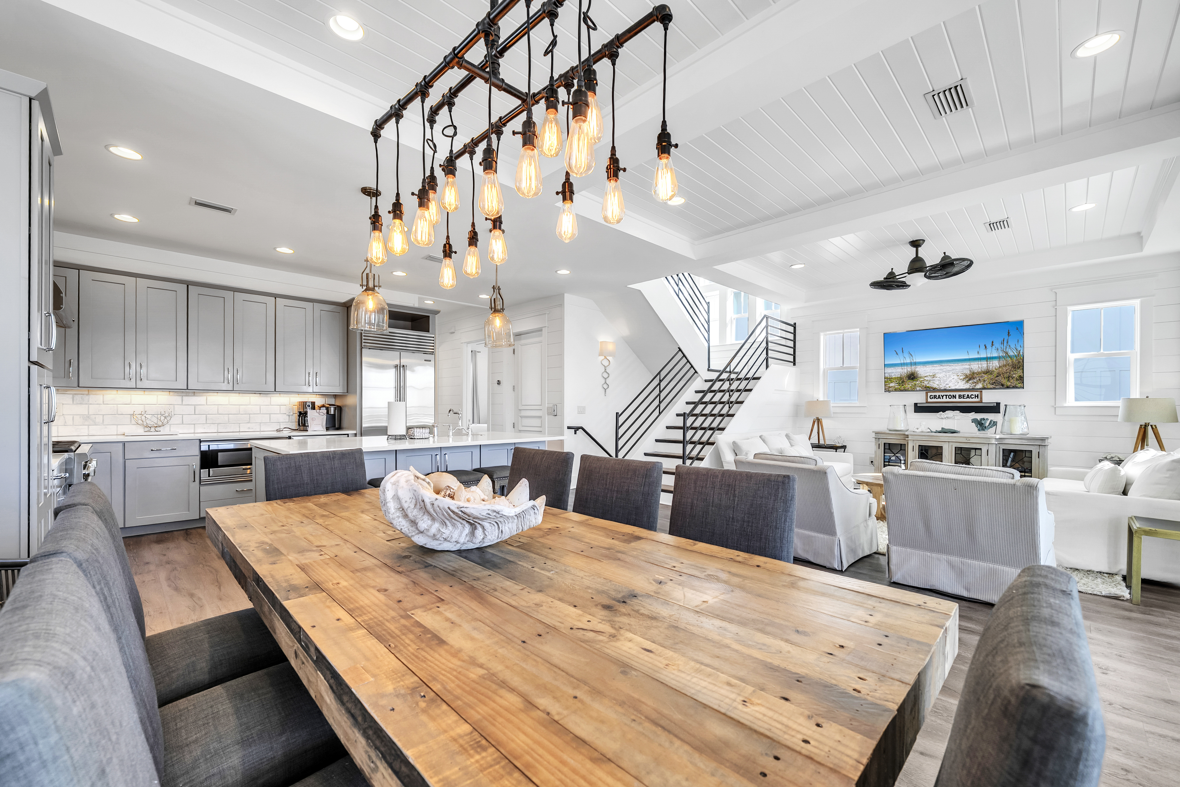  Iconic Grayton Beachfront Retreat with Elevator, Pool & Ample Parking - 物件實景