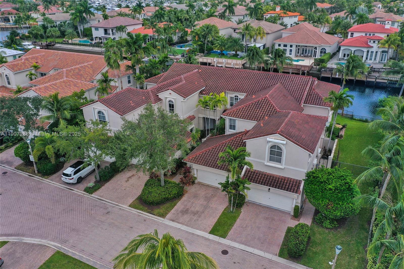 Hollywood, Florida, 33019, United States, 3 Bedrooms Bedrooms, ,3 BathroomsBathrooms,Residential,For Sale,1989592