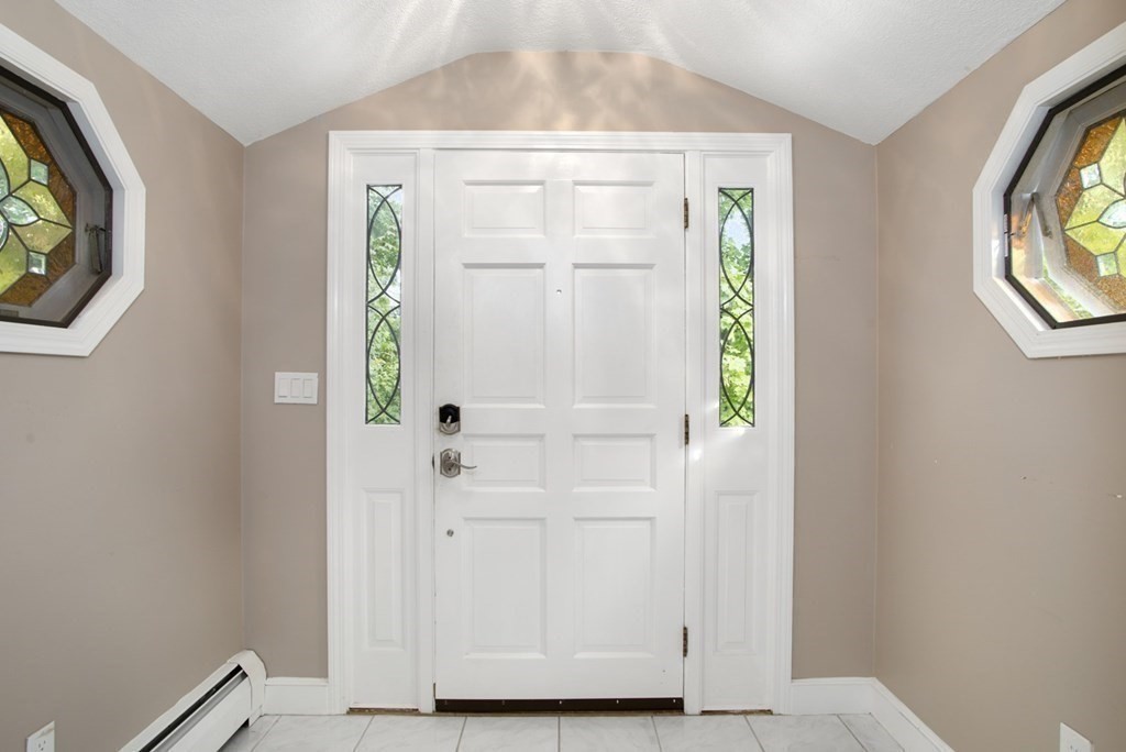 Peabody, Massachusetts, 01960, United States, 3 Bedrooms Bedrooms, ,3 BathroomsBathrooms,Residential,For Sale,1878752