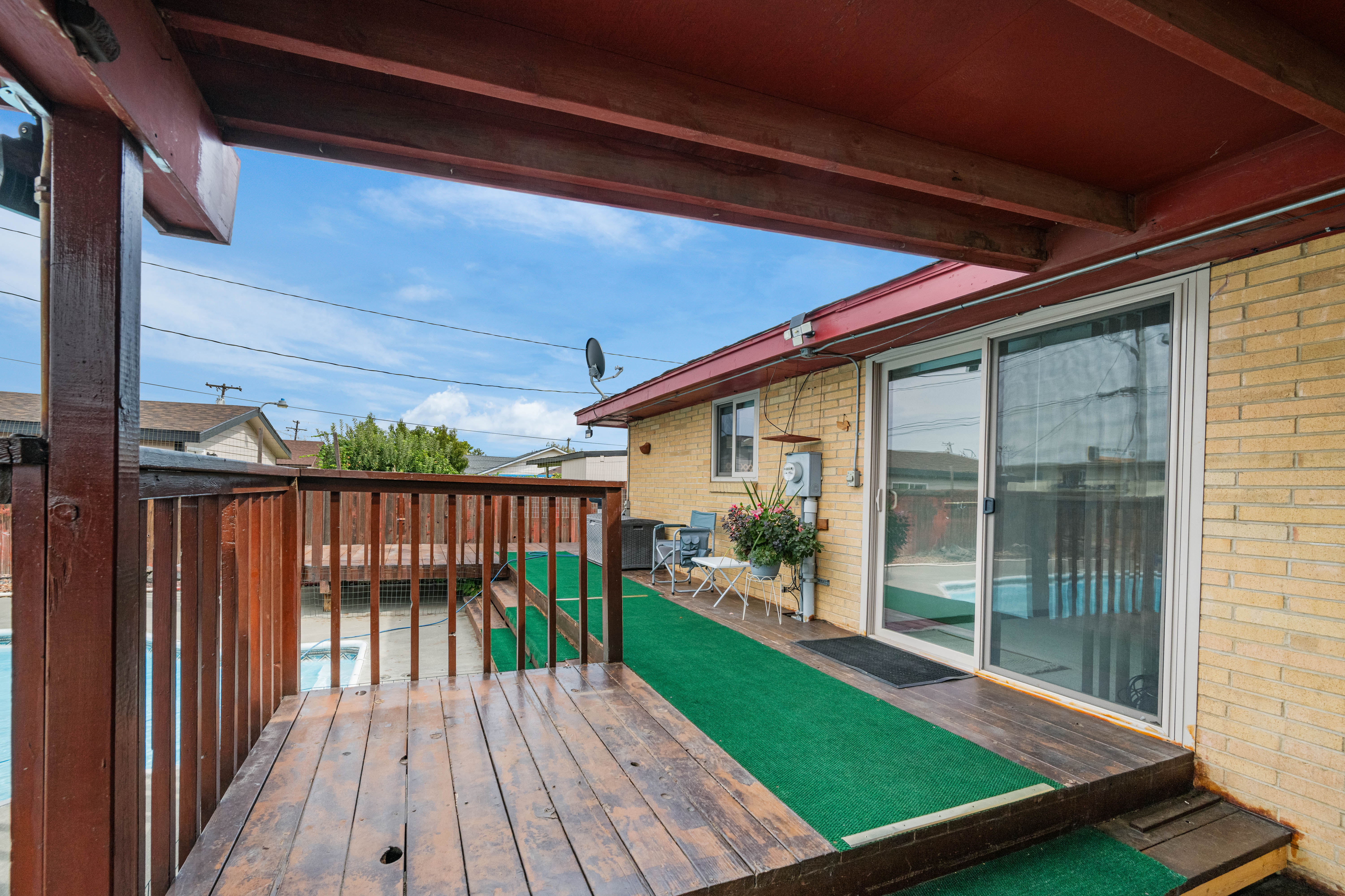  In-ground pool, RV parking and Lots of Space - 物件實景