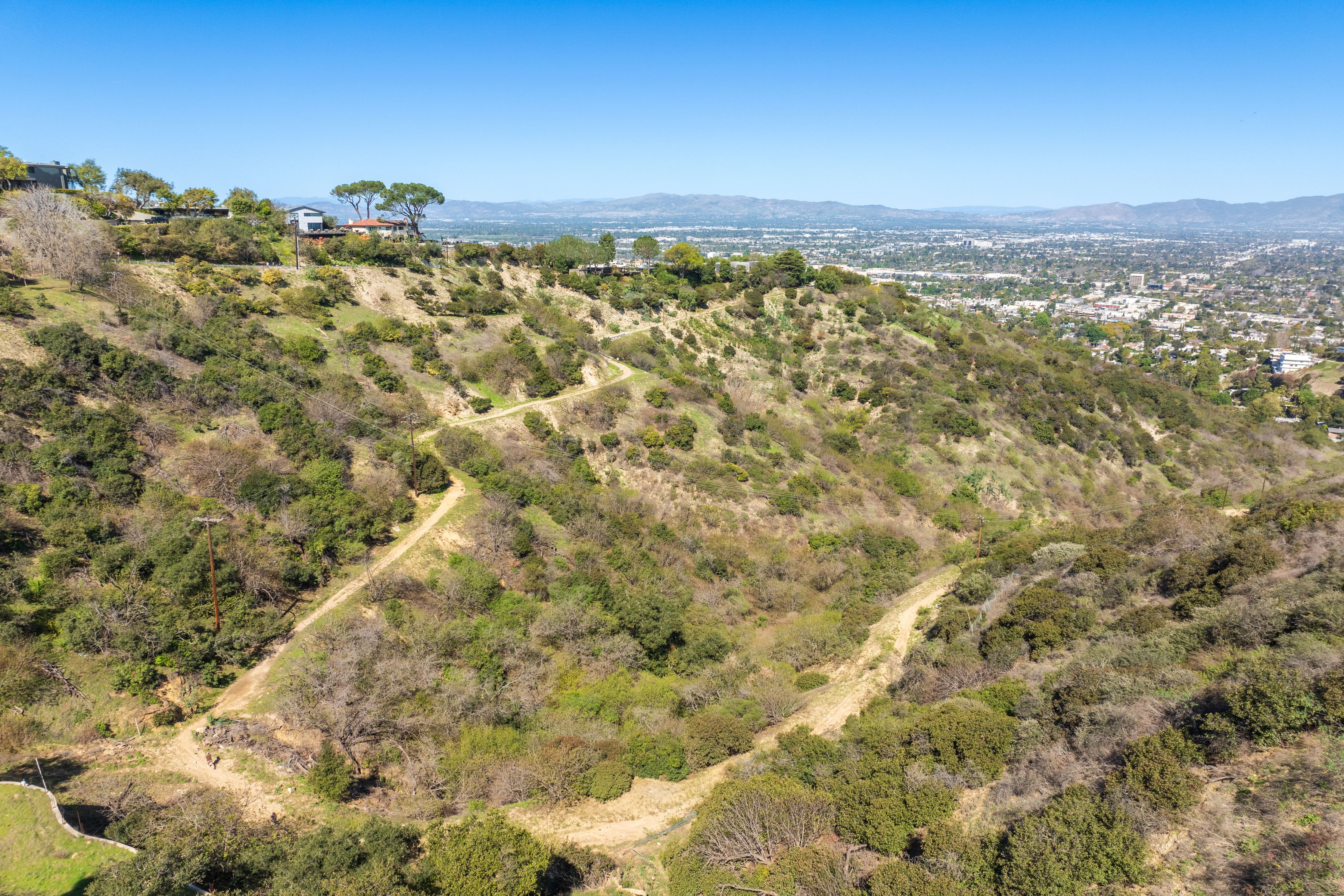  13511 Mulholland Dr - 物件實景
