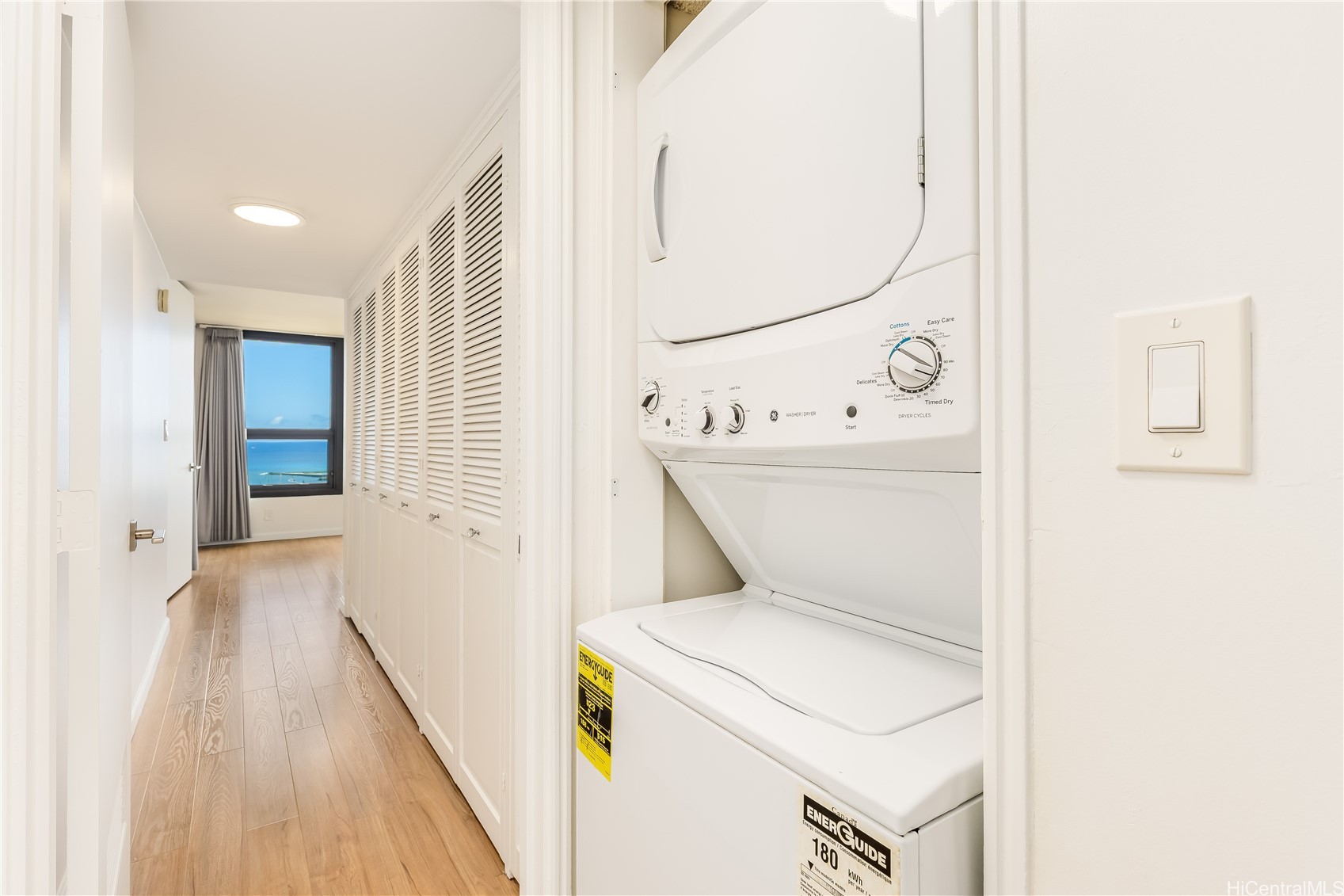 Honolulu, Hawaii, 96815, United States, 1 Bedroom Bedrooms, ,1 BathroomBathrooms,Residential,For Sale,1905985