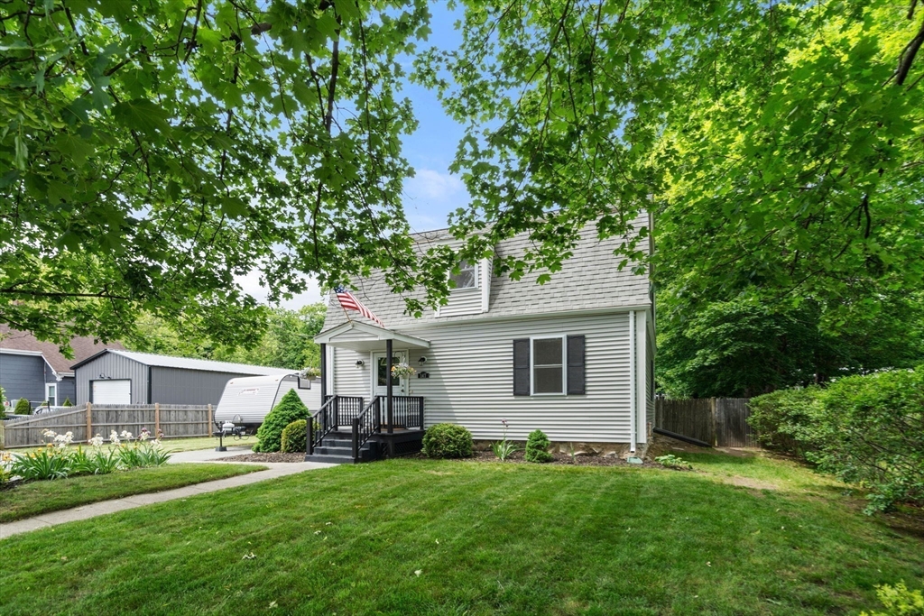Abington, Massachusetts, 02351, United States, 3 Bedrooms Bedrooms, ,2 BathroomsBathrooms,Residential,For Sale,1907735