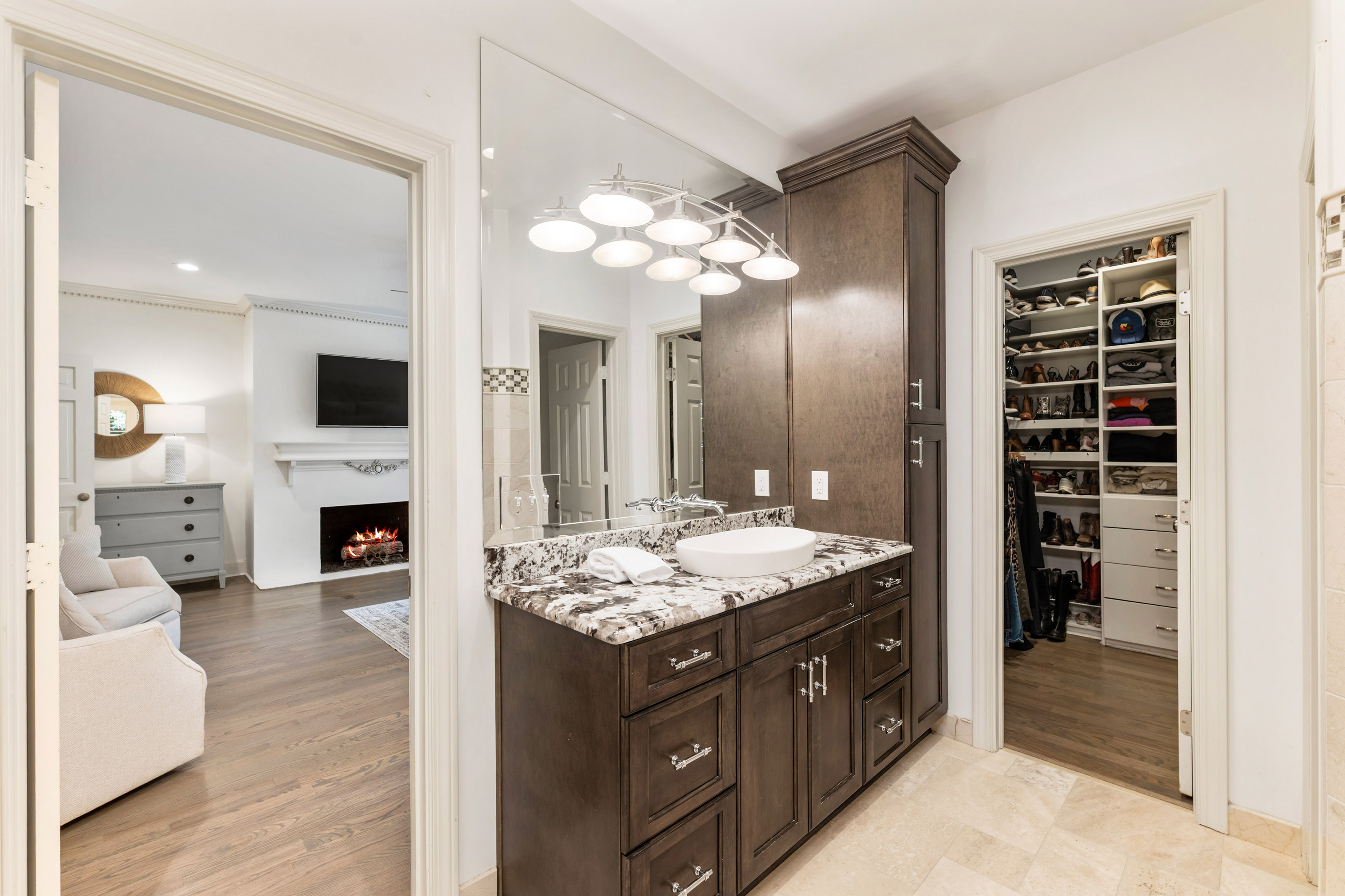  Gated One-Acre Estate Near Downtown Alpharetta and Crabapple - 物件實景