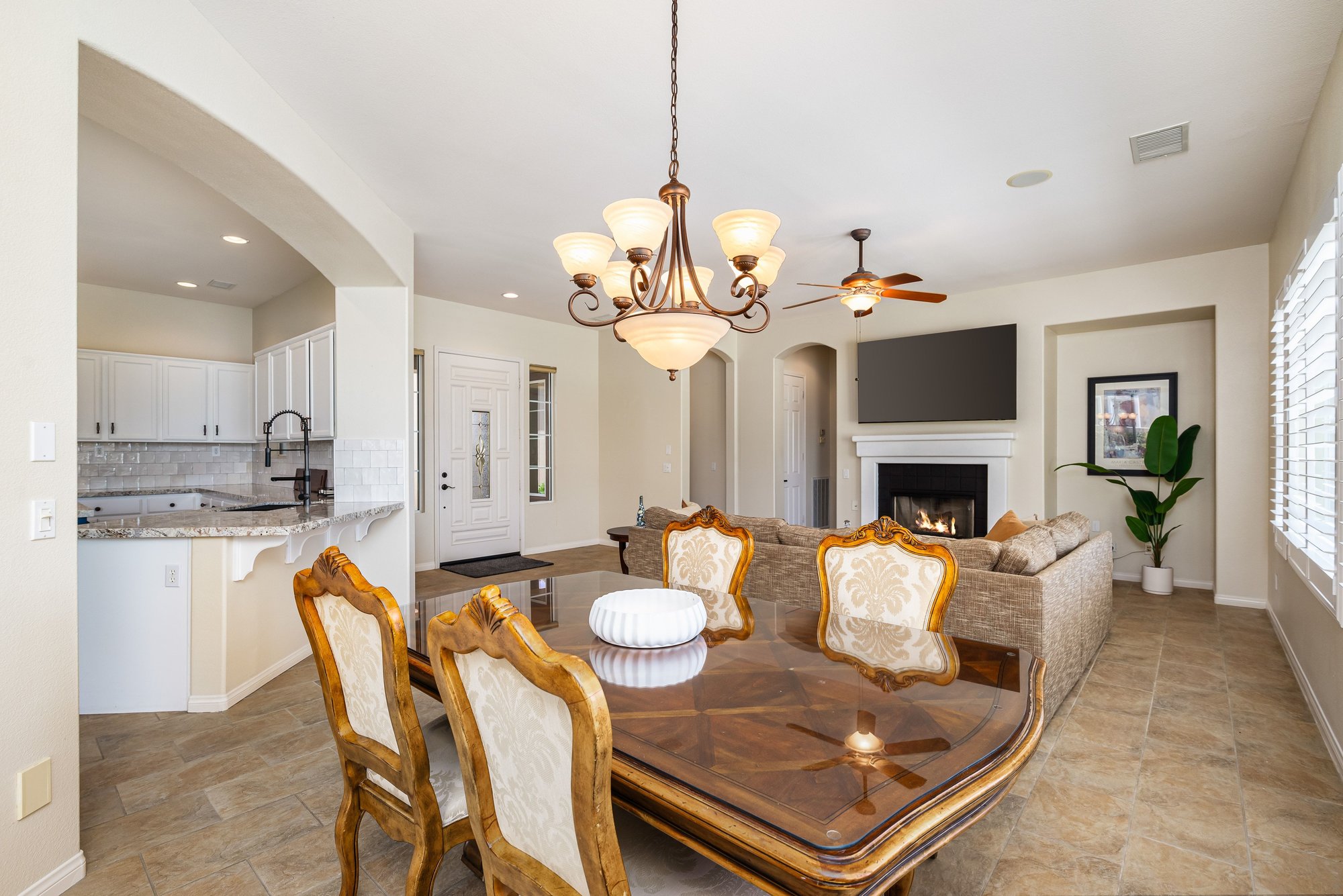  Sunshine, Fairways, Pool, and Mountain Views - 物件實景