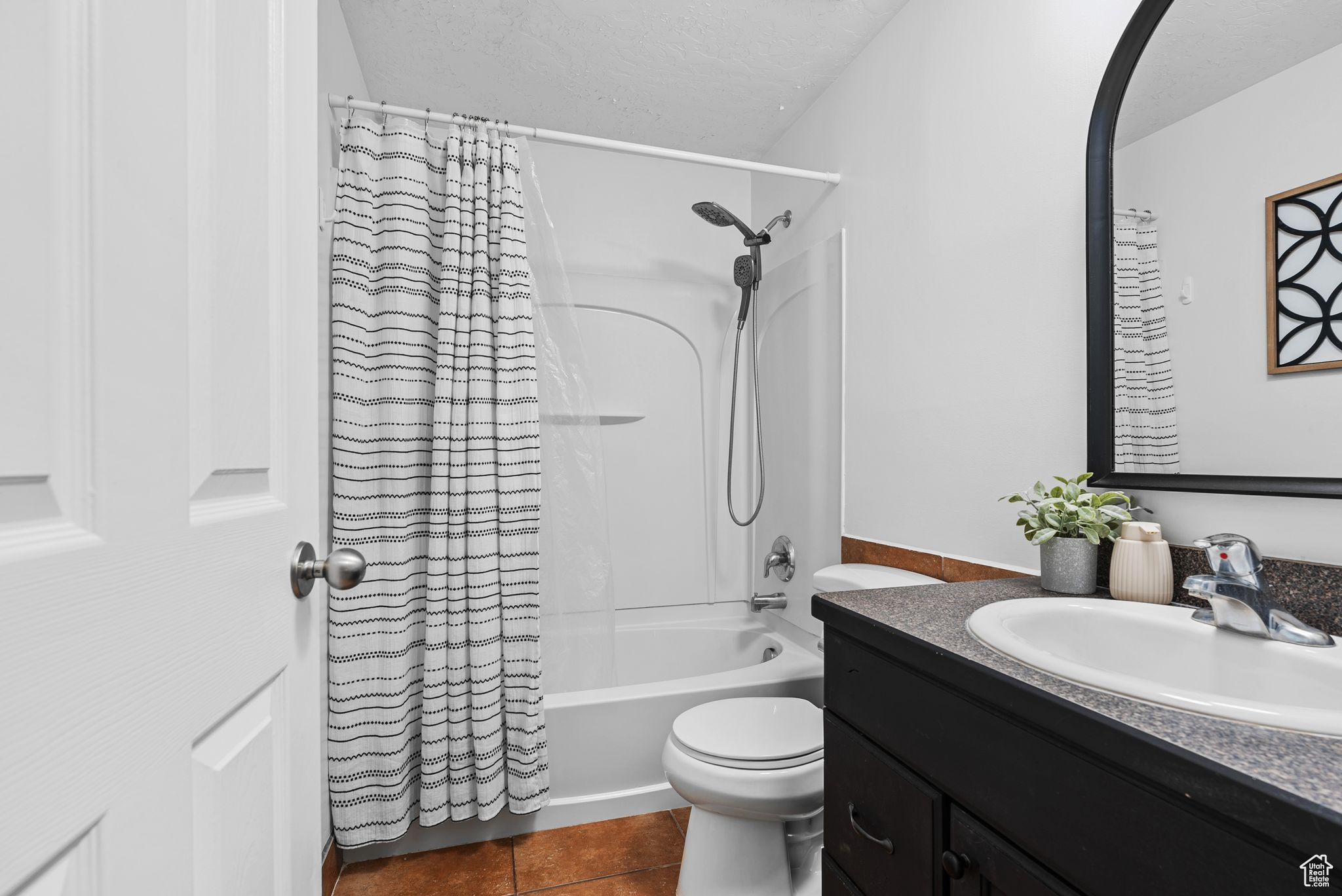 Taylorsville, Utah, 84129, United States, 5 Bedrooms Bedrooms, ,1 BathroomBathrooms,Residential,For Sale,1957642