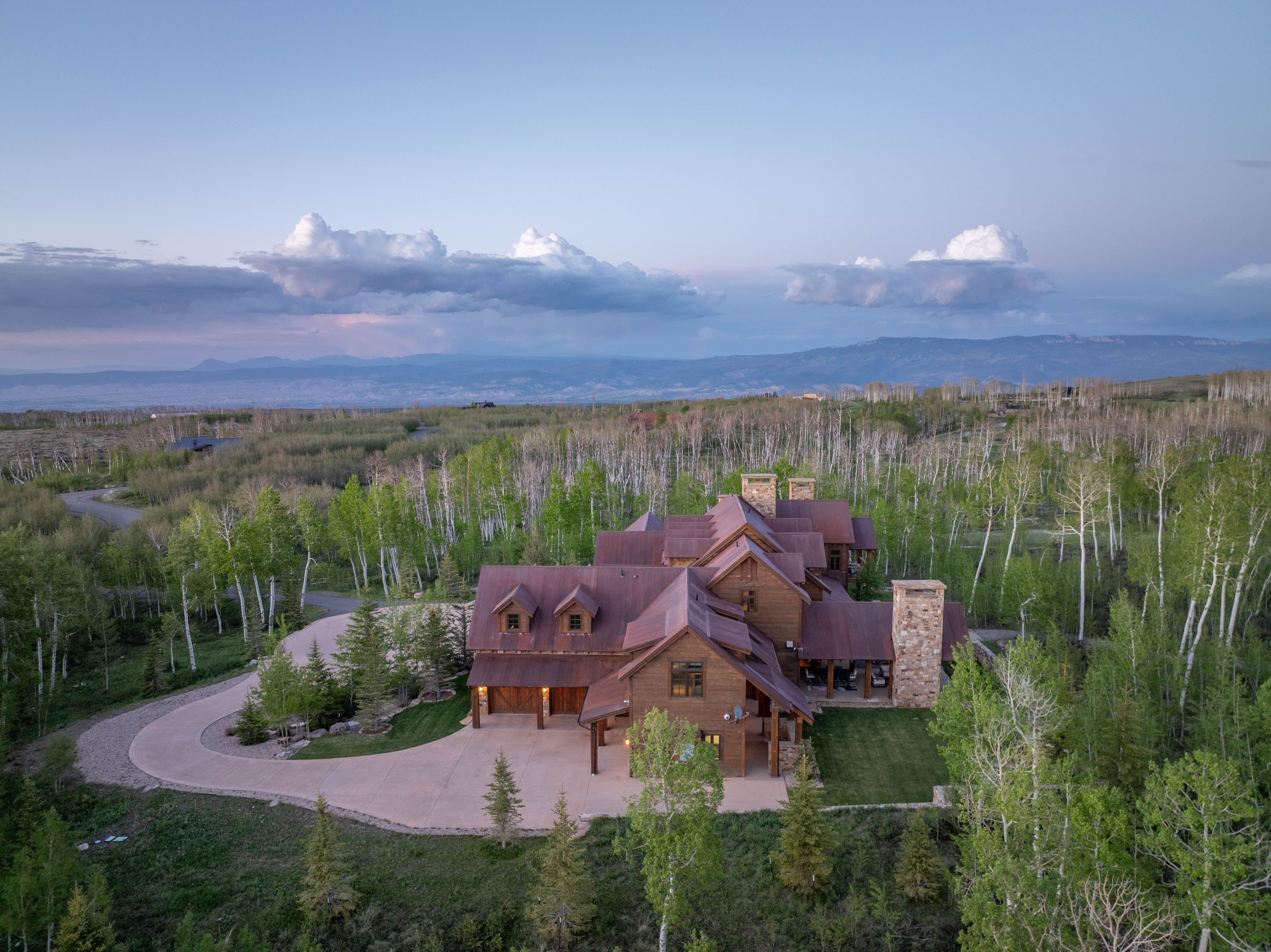 Refined Mountain Elegance In A Premier Setting - 物件實景