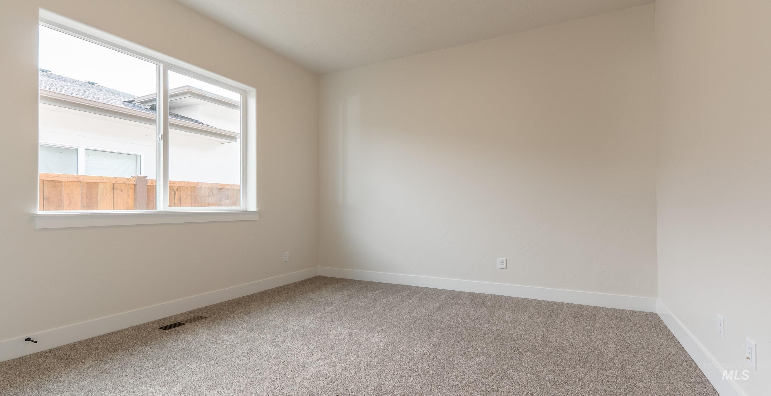 Nampa, Idaho, 83686, United States, 3 Bedrooms Bedrooms, ,Residential,For Sale,1932360