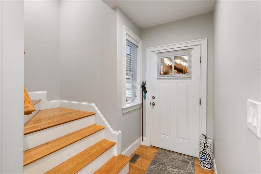 Danvers, Massachusetts, 01923, United States, 2 Bedrooms Bedrooms, ,3 BathroomsBathrooms,Residential,For Sale,1994668