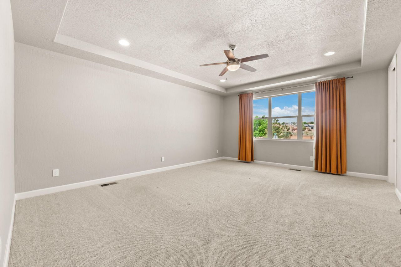 Rio Rancho, New Mexico, 87124, United States, 4 Bedrooms Bedrooms, ,3 BathroomsBathrooms,Residential,For Sale,1924973