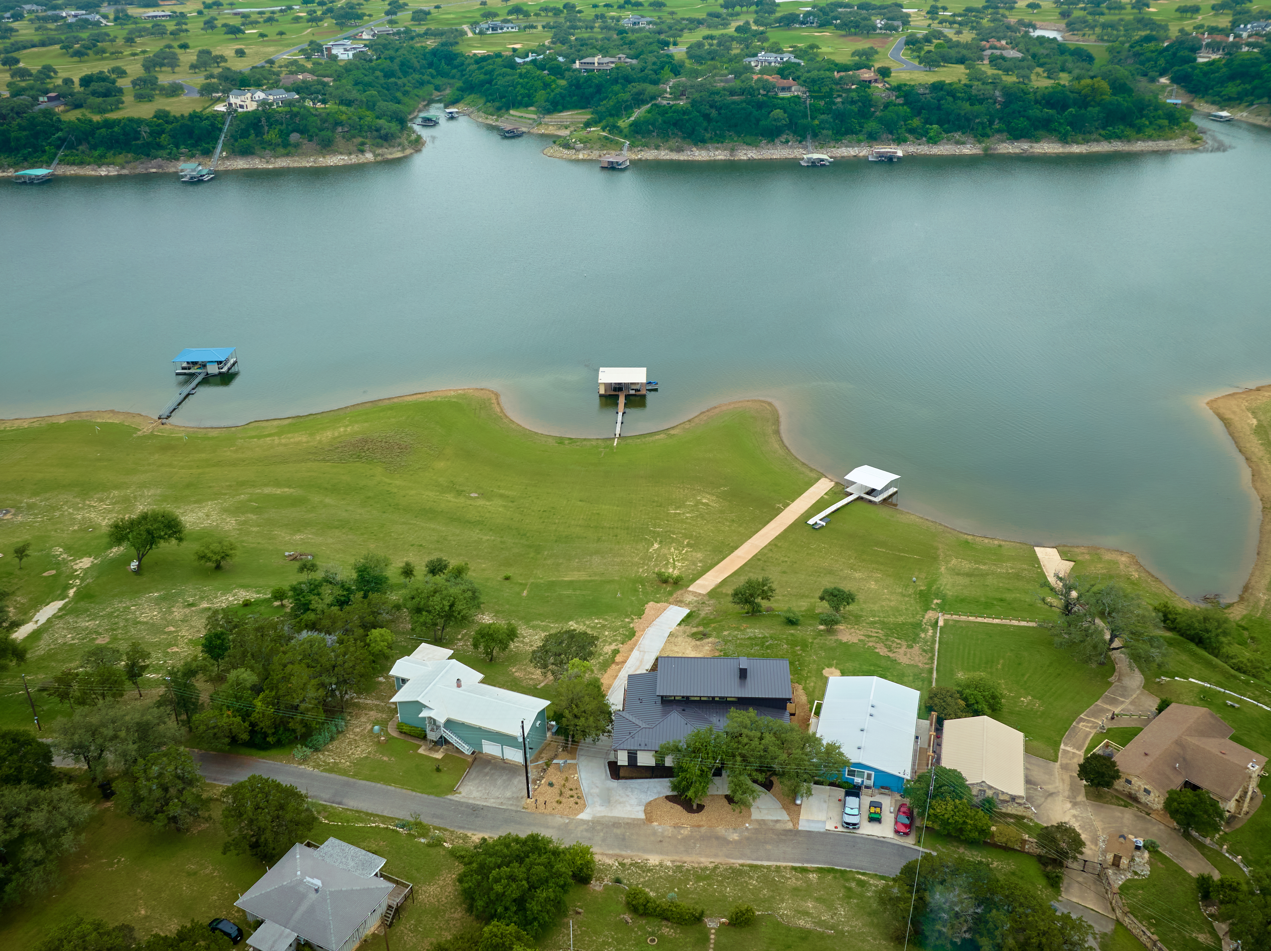  Architectural Elegance Meets Lakeside Living  25623 Singleton Dr, Marble Falls - 物件實景