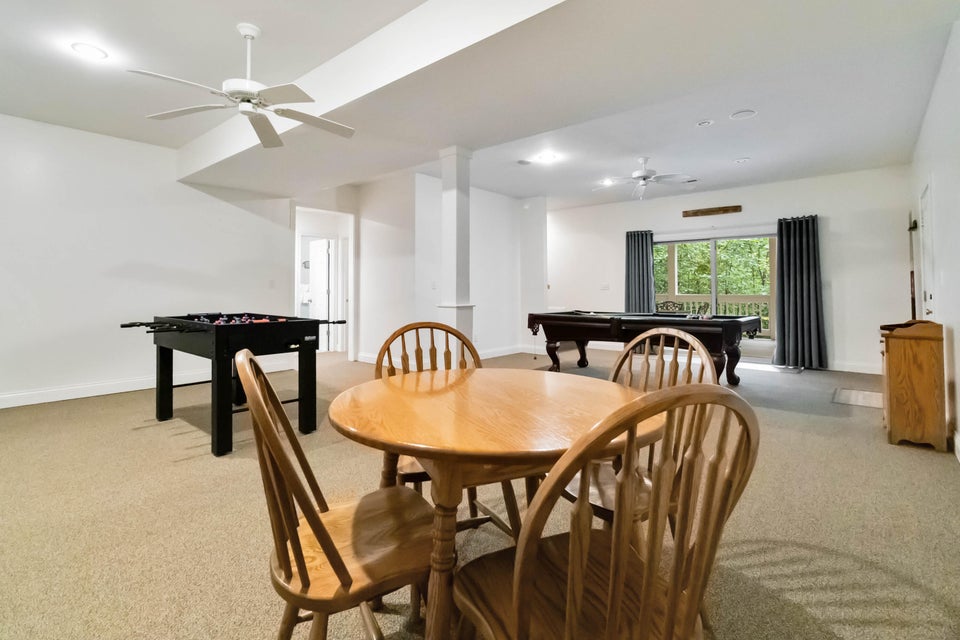 Burnside, Kentucky, 42519, United States, 5 Bedrooms Bedrooms, ,4 BathroomsBathrooms,Residential,For Sale,1978974