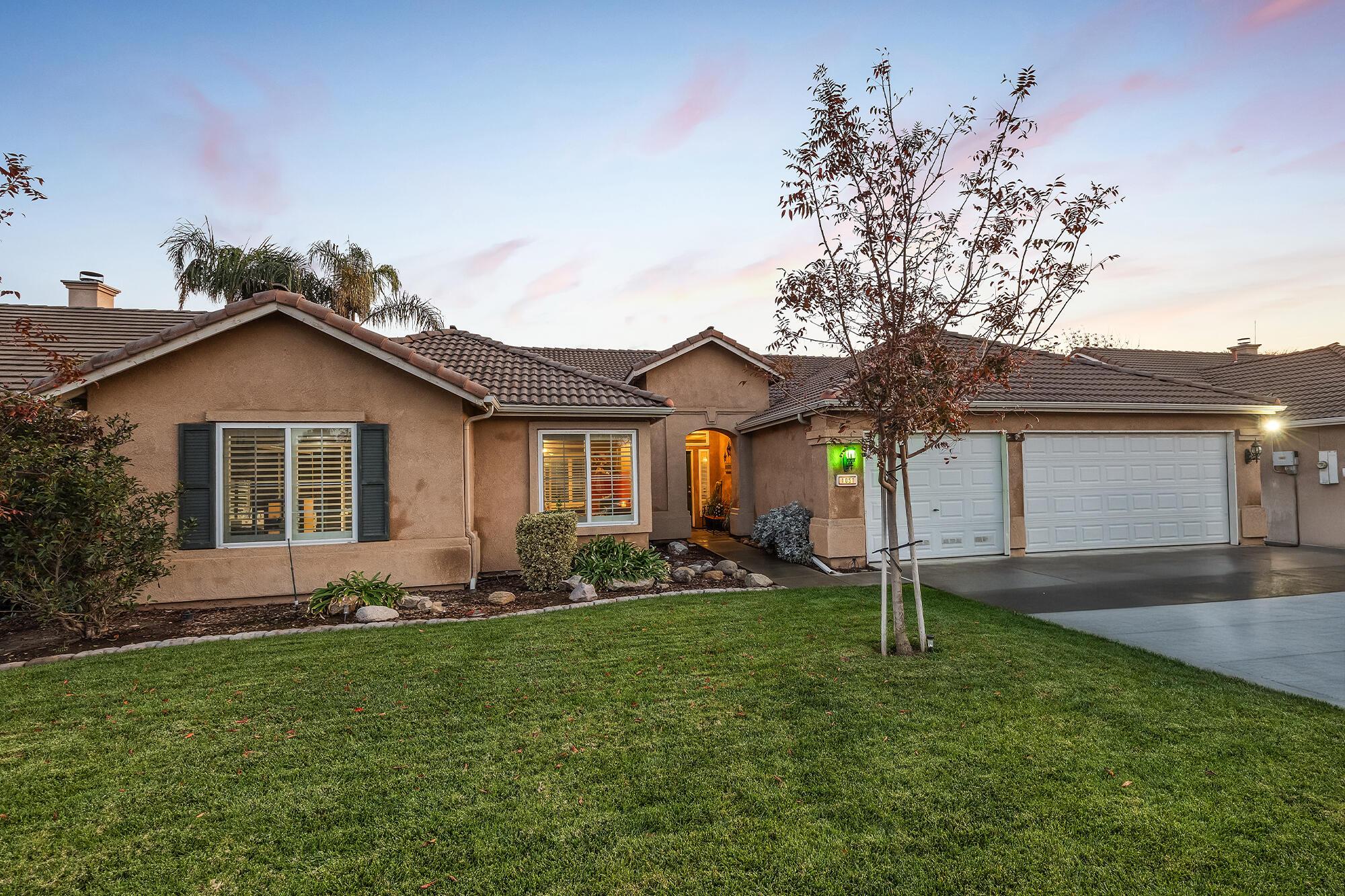 Hanford, California, 93230, United States, 4 Bedrooms Bedrooms, ,3 BathroomsBathrooms,Residential,For Sale,1985647