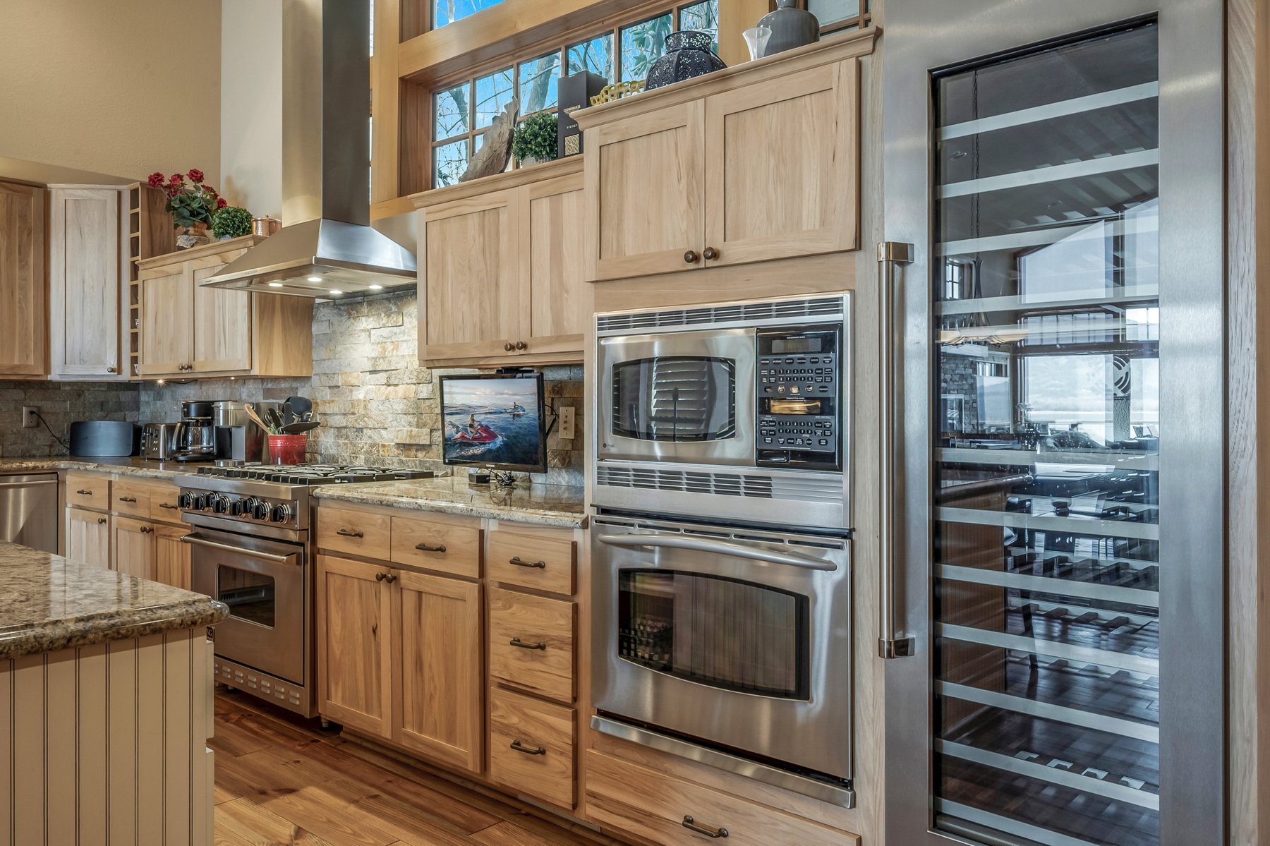 Sagle, Idaho, 83860, United States, 5 Bedrooms Bedrooms, ,6 BathroomsBathrooms,Residential,For Sale,1978919