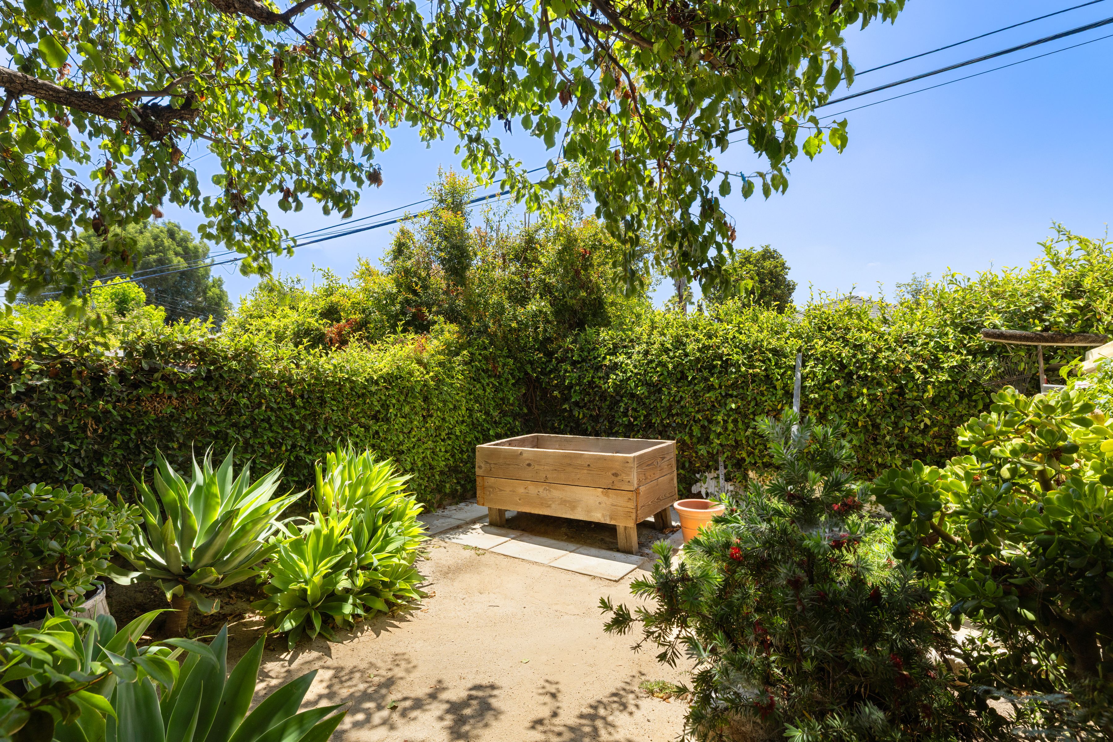  17630 Kittridge Street - 物件實景