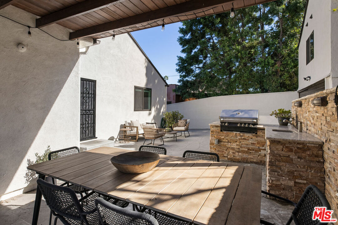 Los Angeles, California, 90027, United States, 4 Bedrooms Bedrooms, ,3 BathroomsBathrooms,Residential,For Sale,1989477