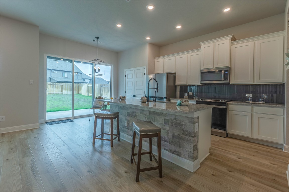 Bastrop, Texas, 78602, United States, 5 Bedrooms Bedrooms, ,4 BathroomsBathrooms,Residential,For Sale,1885305